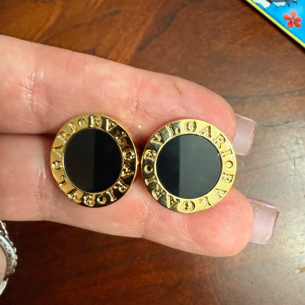Men’s Bvlgari Black and Gold cuff links no box